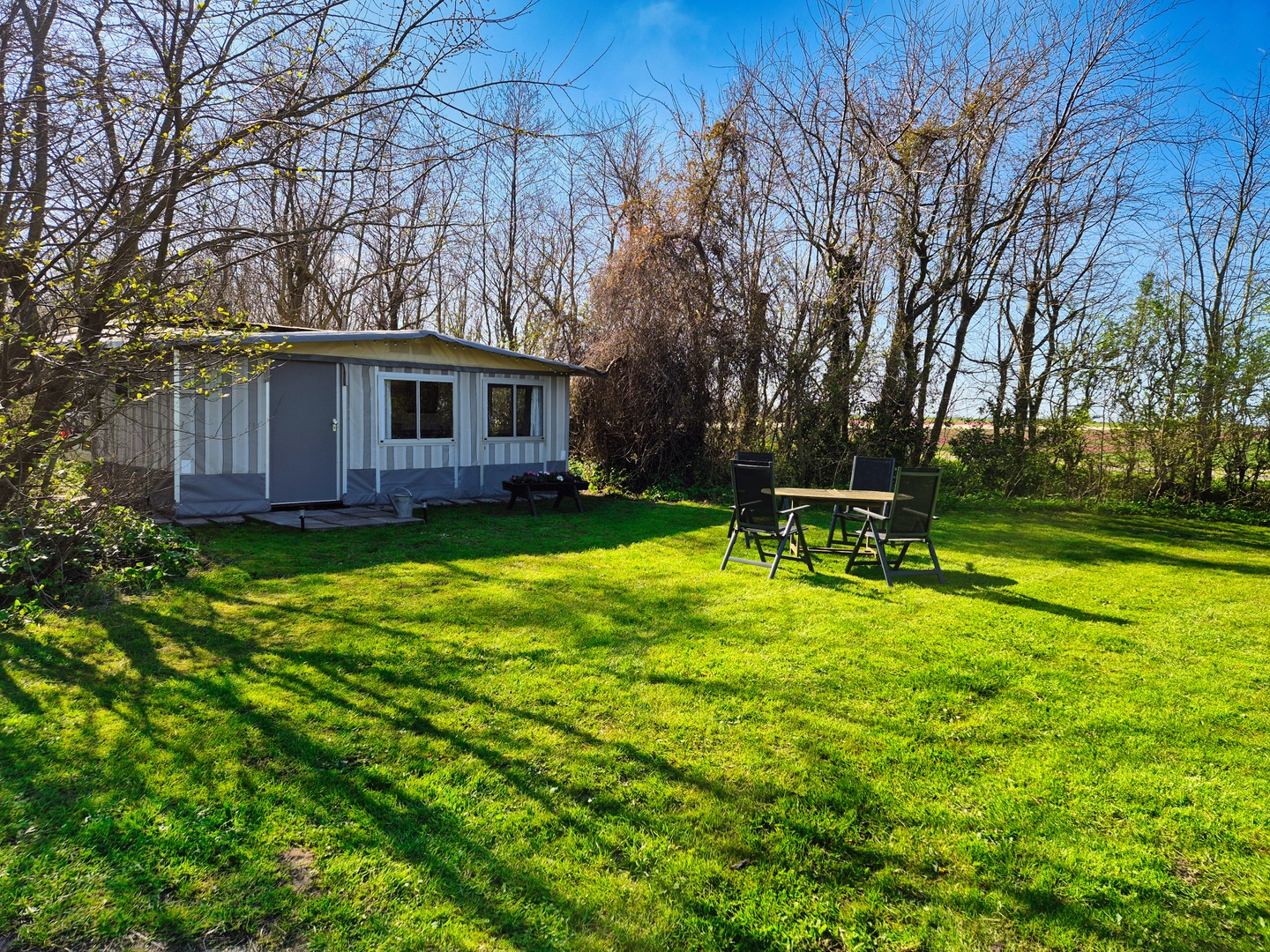 Caravan met voortent – afbeelding 4
