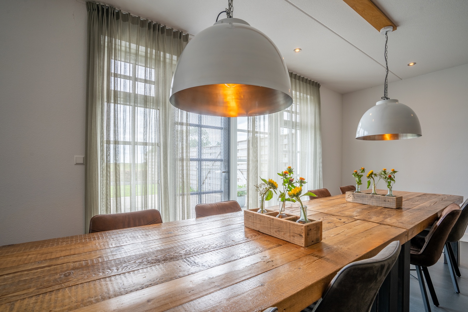 Private business villa met 18 hotelkamers – afbeelding 4
