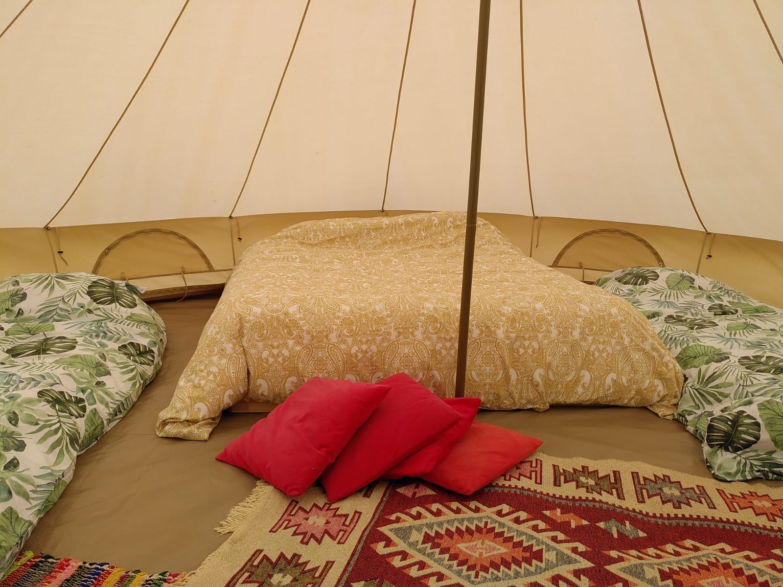 Ingerichte Bell tent