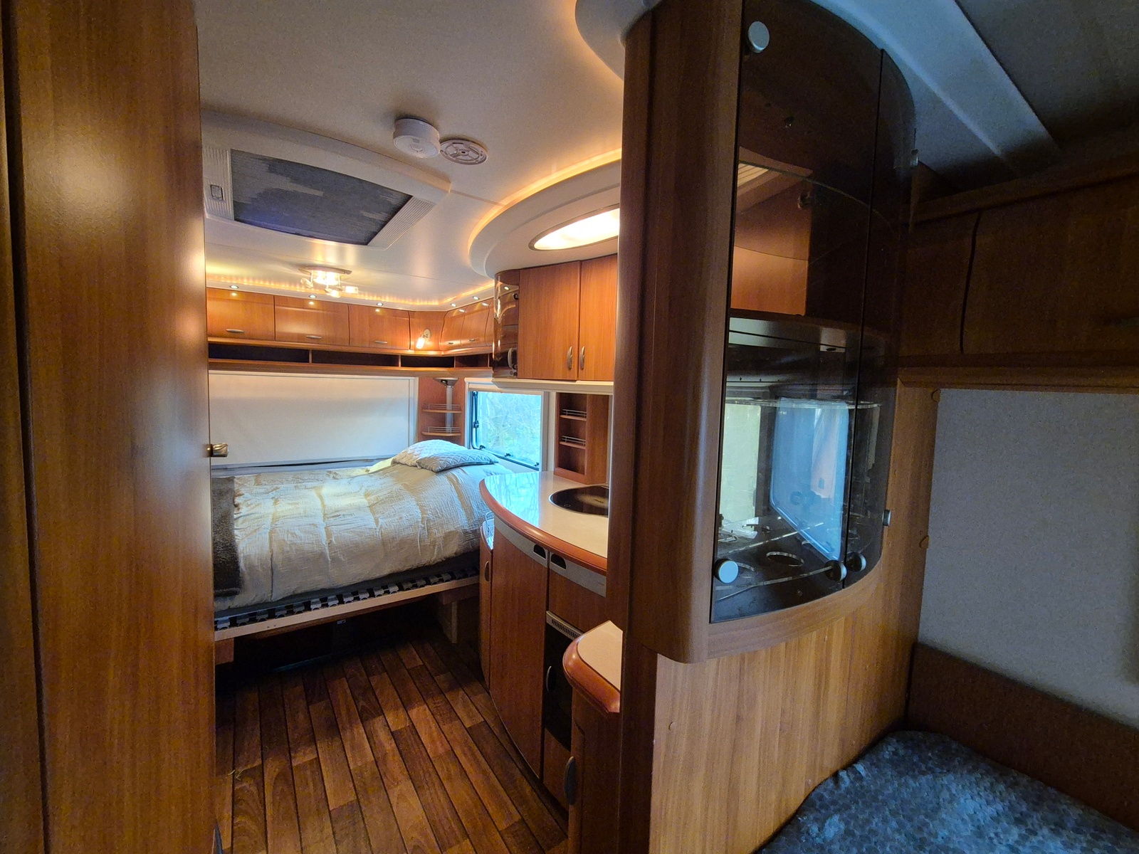 Caravan met voortent