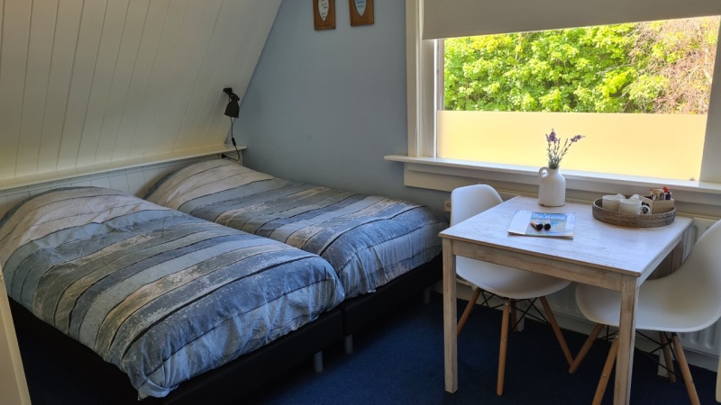 Tweepersoons kamer 01 met gedeelde badkamer – afbeelding 5