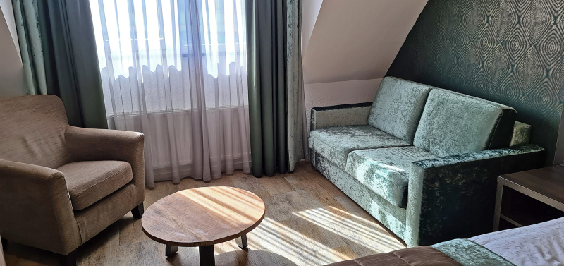 Driepersoons Deluxe kamer zonder balkon - Bad/douche/toilet – afbeelding 4