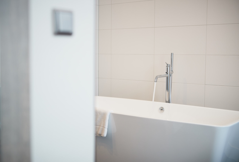 Tweepersoons Luxe Kamer Badkamer 'en suite' - Bad/douche/toilet – afbeelding 4