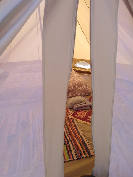 Ingerichte Bell tent – afbeelding 5