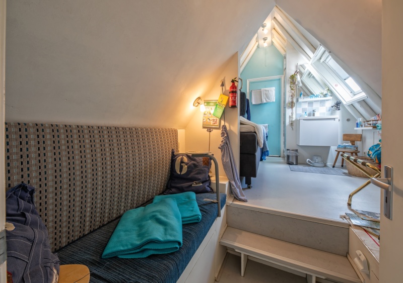 Tweepersoons kamer met boxspring bedden - Douche/toilet – afbeelding 3