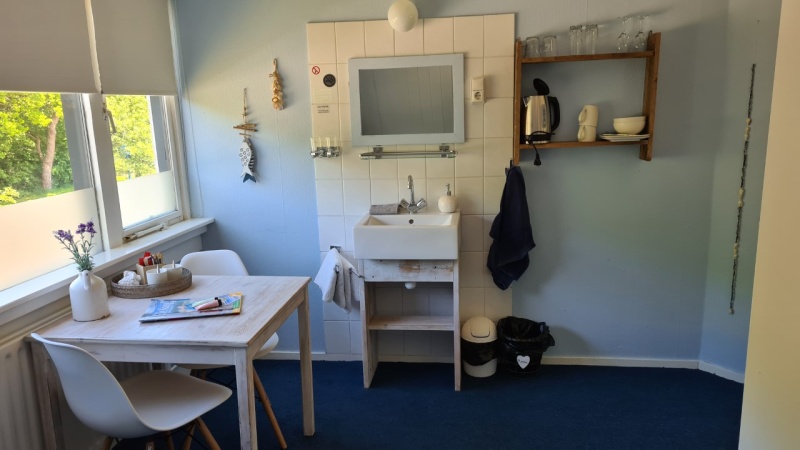 Tweepersoons kamer 01 met gedeelde badkamer – afbeelding 4