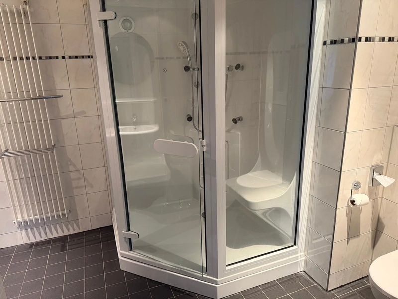 Driepersoons kamer - Douche/toilet – afbeelding 4