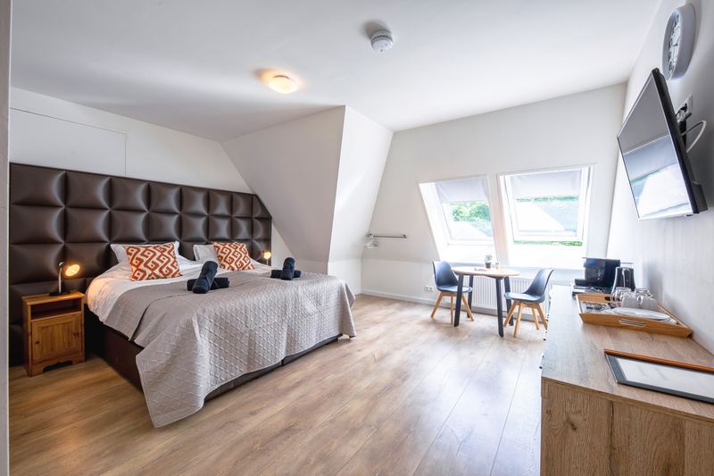 Kamer 1 Superdeluxe met jacuzzi – afbeelding 3