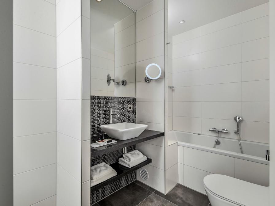 Tweepersoons Luxe Kamer met bad - Bad/douche/toilet