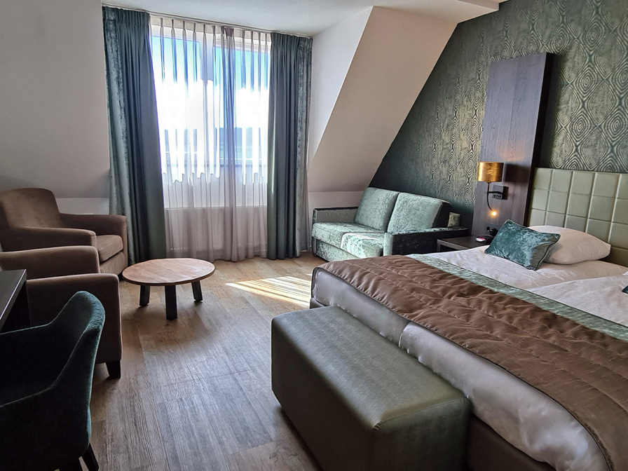 Driepersoons Deluxe kamer zonder balkon - Bad/douche/toilet